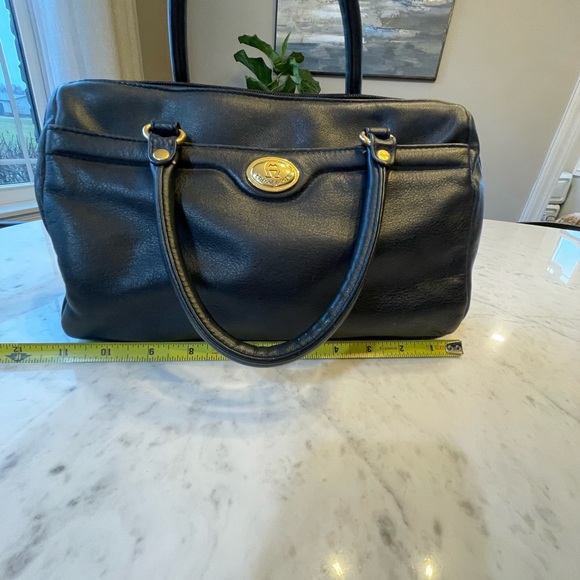 Black/Navy Quality Leather Vintage Etienne Aigner Hand Bag with Gold Accents - Picture 15 of 17